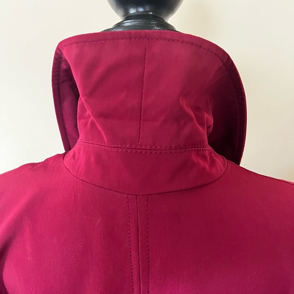 Merona, Single Breasted Water Repellent-Wine/Burgundy-Trench Rain Coat. - Picture 4 of 15